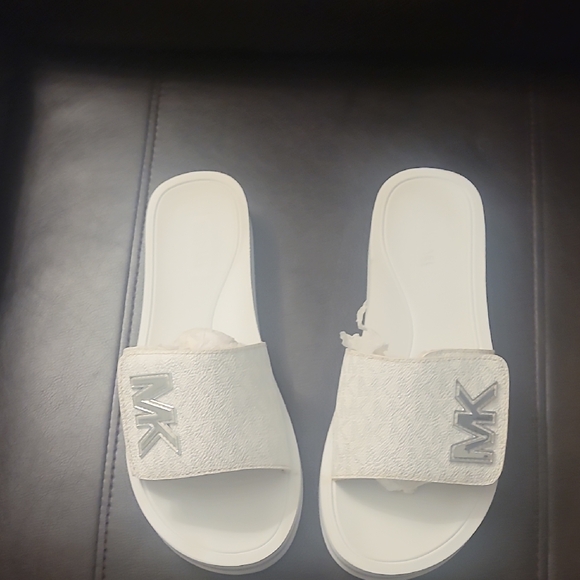 Michael Kors White Slide Sandals - Picture 1 of 4